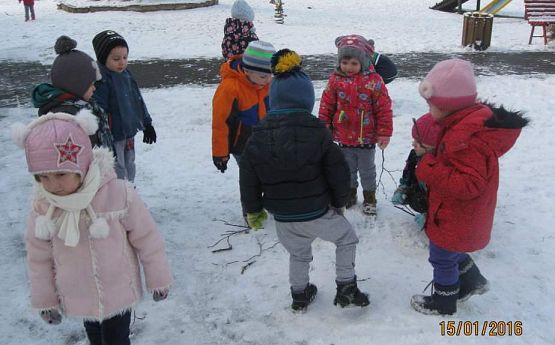 Grafika #5: Zabawy na śniegu 15.01.2016r.