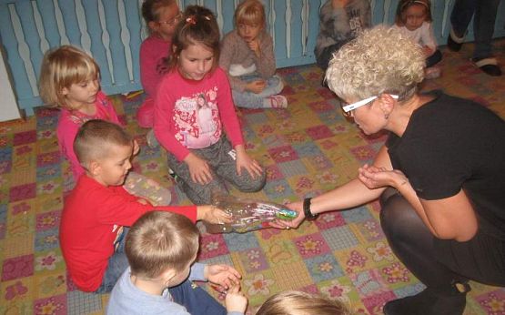 Grafika #4: Wręczenie nagrody w konkursie plastycznym 21.12.2015r.