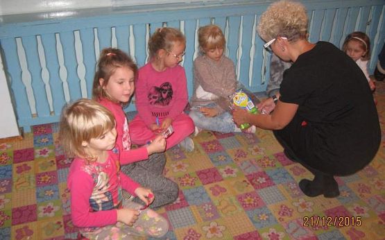 Grafika #5: Wręczenie nagrody w konkursie plastycznym 21.12.2015r.