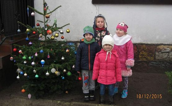 Grafika #14: Ubieramy choinkę 18.12.2015r.