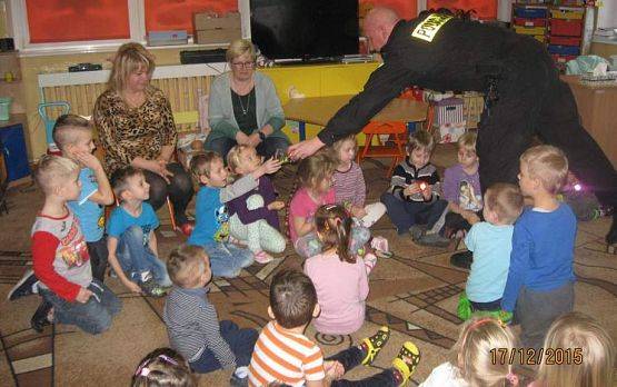 Grafika #11: Spotkanie z policjantem 17.12.2015r.
