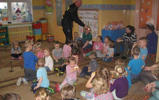 Grafika #12: Spotkanie z policjantem 17.12.2015r.