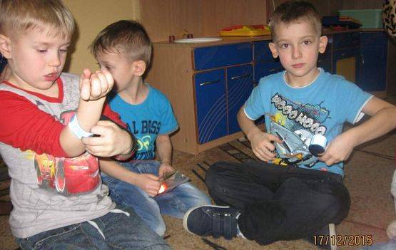 Grafika #17: Spotkanie z policjantem 17.12.2015r.