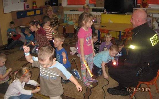 Grafika #18: Spotkanie z policjantem 17.12.2015r.