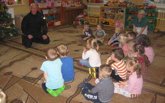 Grafika #1: Spotkanie z policjantem 17.12.2015r.