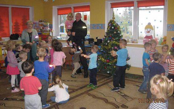 Grafika #19: Spotkanie z policjantem 17.12.2015r.