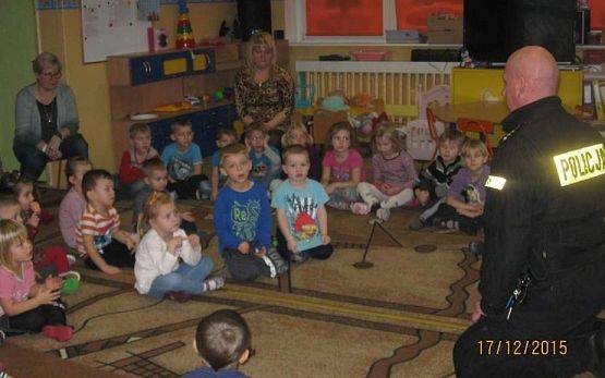 Grafika #5: Spotkanie z policjantem 17.12.2015r.