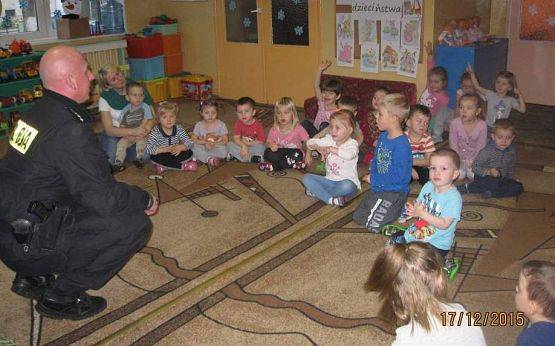Grafika #8: Spotkanie z policjantem 17.12.2015r.
