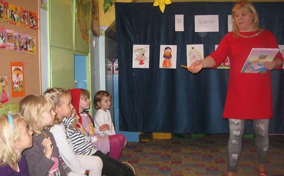 Grafika #2: Lubimy bajki- grupa starszaków 19.11.2015r.