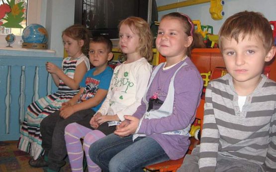 Grafika #6: Lubimy bajki- grupa starszaków 19.11.2015r.