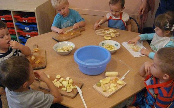 Grafika #13: Zdrowa żywność -sałatka owocowa 10.11.2015 r.