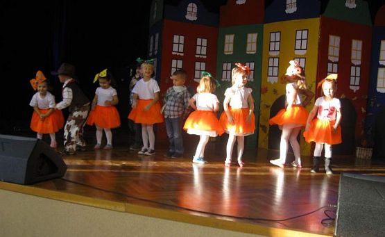 Grafika #1: Dzień Seniora w GOKiS w Wicku 08.11.2015r.