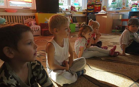 Grafika #0: Jesienne zabawy - Grupa maluszków