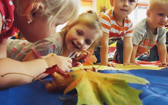 Grafika #9: Jesienne zabawy - Grupa maluszków