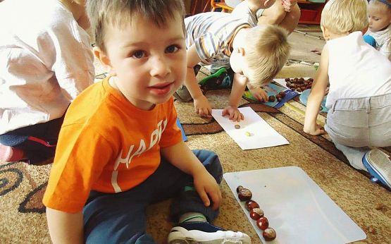 Grafika #17: Jesienne zabawy - Grupa maluszków