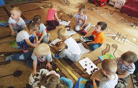 Grafika #18: Jesienne zabawy - Grupa maluszków