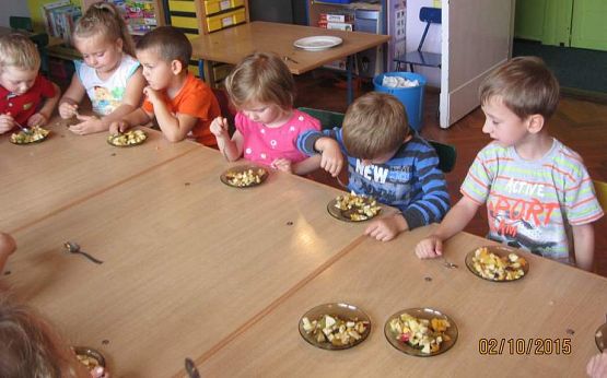 Grafika #20: Sałatka owocowa-Grupa starszaków 02.102015r.