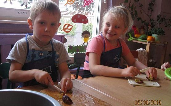 Grafika #8: Sałatka owocowa-Grupa starszaków 02.102015r.