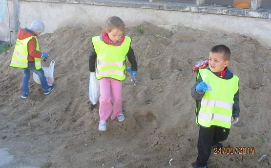 Grafika #10: Udział w Akcji Sprzątania Świata 24.09.2015