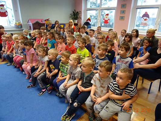 Grafika #1: Przedstawienie teatralne  Dziadek do orzechów cz. I