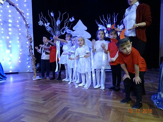 Grafika #2: Musical Bożonarodzeniowy cz. VI