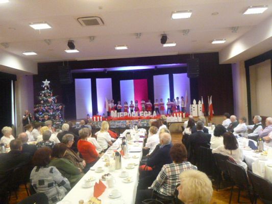 Grafika #1:  100  LAT NIEPODLEGŁOŚCI gościnny występ starszaków w GOKiS w Wicku cz. II