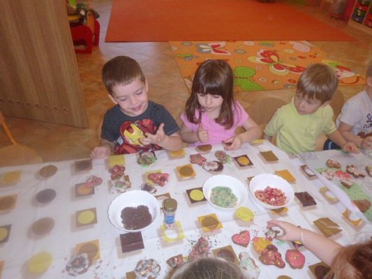 Grafika #4: Przygotowania do  Świąt -Motylki