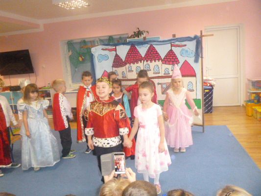 Grafika #2: Niespełnione marzenia Kopciuszka cz. III