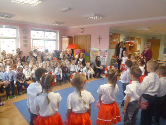 Grafika #2: Obchody Święta Niepodległości cz. IV