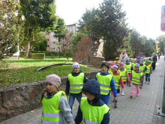 Grafika #2: Spektakl  Niedźwiedź i Masza cz. I