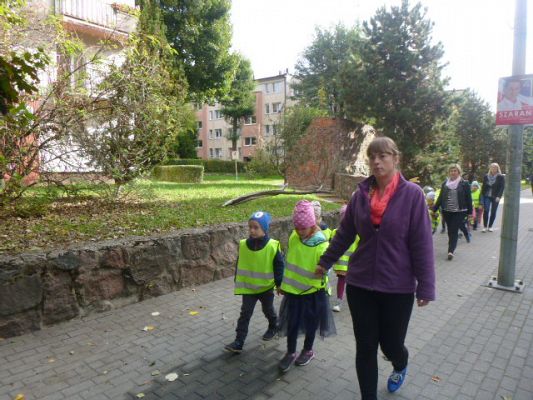 Grafika #4: Spektakl  Niedźwiedź i Masza cz. I