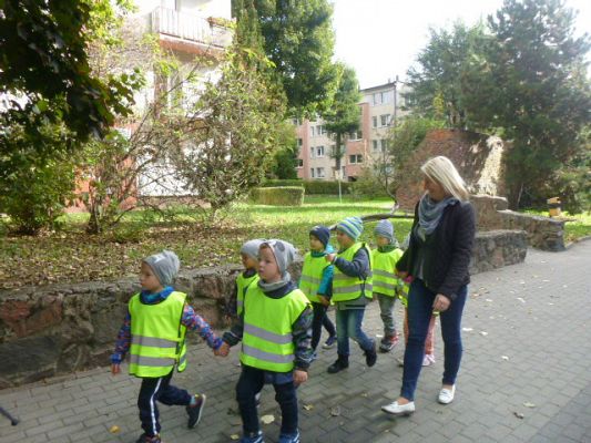 Grafika #6: Spektakl  Niedźwiedź i Masza cz. I