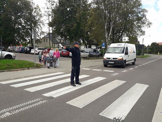 Grafika #7: Spotkanie z policjantem cz. III