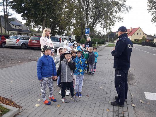 Grafika #2: Spotkanie z policjantem cz. I