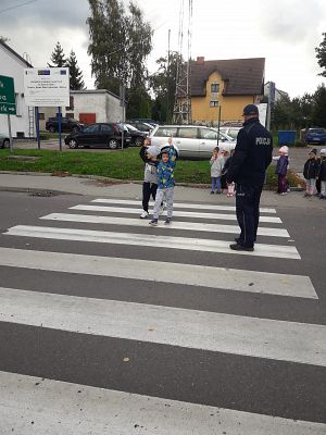 Grafika #7: Spotkanie z policjantem cz. I