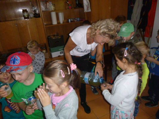 Grafika #1: Przedszkolaki w pasiece cz.V