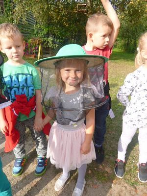 Grafika #6: Przedszkolaki w pasiece cz.II