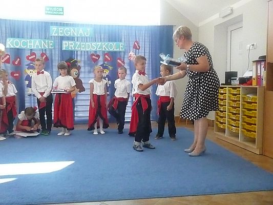 Grafika #4: Uroczyste pożegnanie 6-latków cz. V