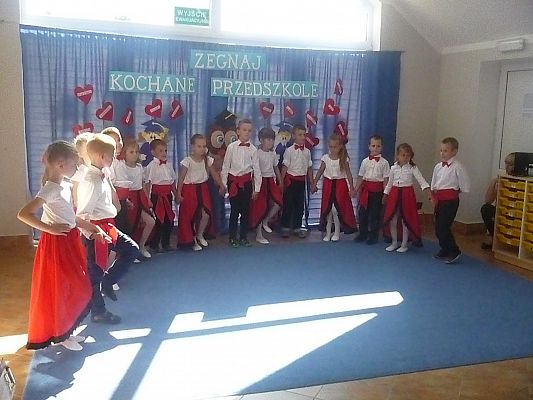 Grafika #8: Uroczyste pożegnanie 6-latków cz.I