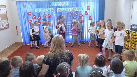 Grafika #1: Delfinki przekazują klucz Rybkom cz. III