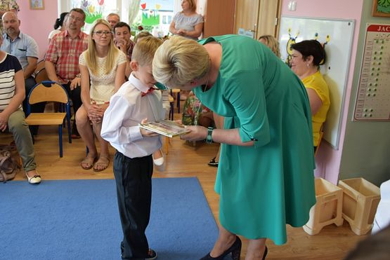 Grafika #7: Uroczystość pożegnania przedszkola przez dzieci 6-letnie cz. V