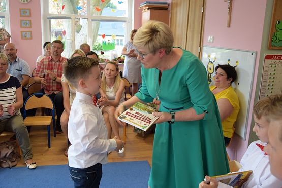 Grafika #6: Uroczystość pożegnania przedszkola przez dzieci 6-letnie cz. V