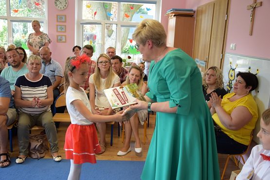 Grafika #5: Uroczystość pożegnania przedszkola przez dzieci 6-letnie cz. V