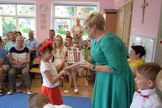 Grafika #2: Uroczystość pożegnania przedszkola przez dzieci 6-letnie cz. V