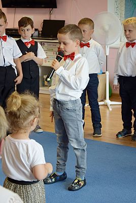 Grafika #1: Uroczystość pożegnania przedszkola przez dzieci 6-letnie cz. IV