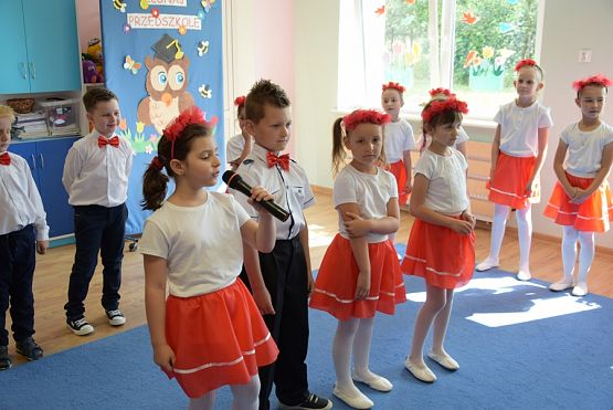 Grafika #0: Uroczystość pożegnania przedszkola przez dzieci 6-letnie cz. III