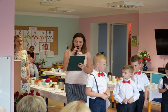 Grafika #8: Uroczystość pożegnania przedszkola przez dzieci 6-letnie cz. III