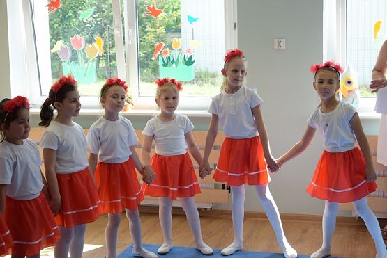 Grafika #7: Uroczystość pożegnania przedszkola przez dzieci 6-letnie cz. II