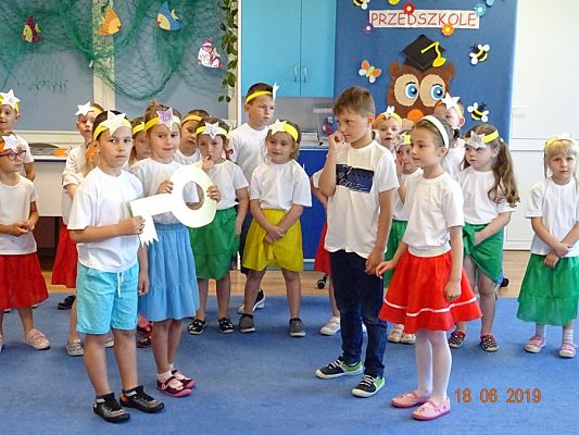 Grafika #0: Pożegnanie 6-latków przez młodsze przedszkolaki cz. V