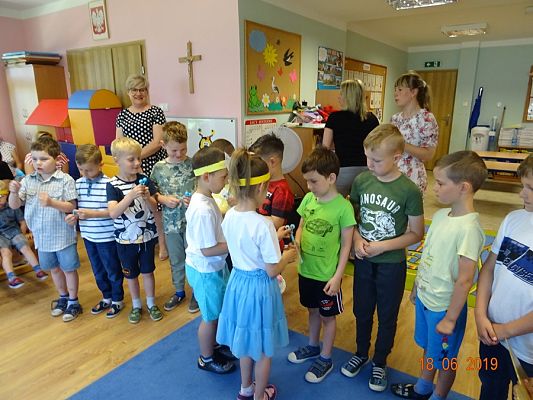 Grafika #4: Pożegnanie 6-latków przez młodsze przedszkolaki cz. V